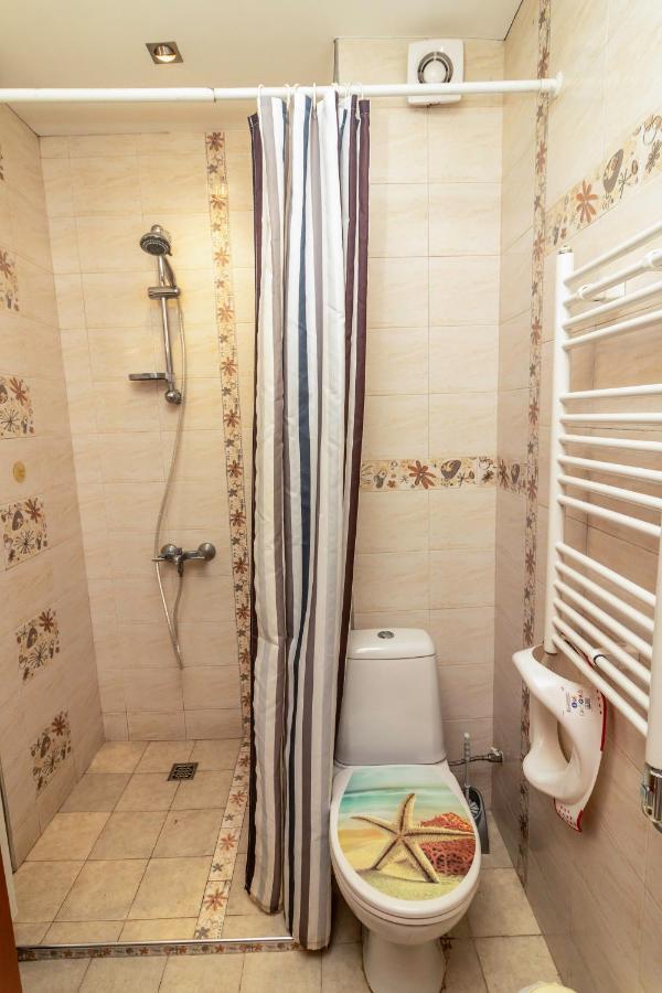 Tsar Guitar Aprt / Metro Station Apartment *