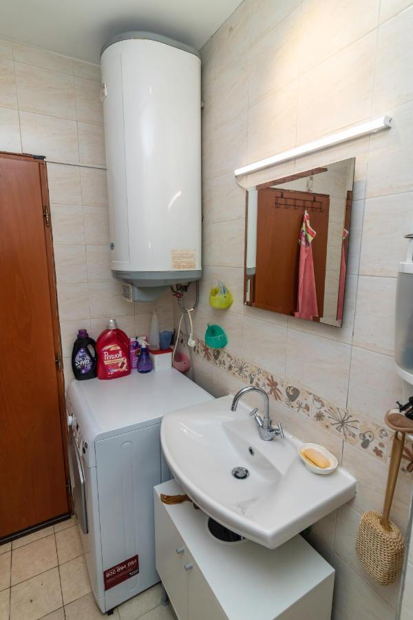 Apartment Tsar Guitar Aprt / Metro Station *